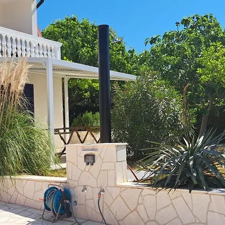 Katharina For 4 - 8 People