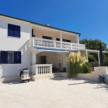 فيلة Katharina For 4 - 8 People *