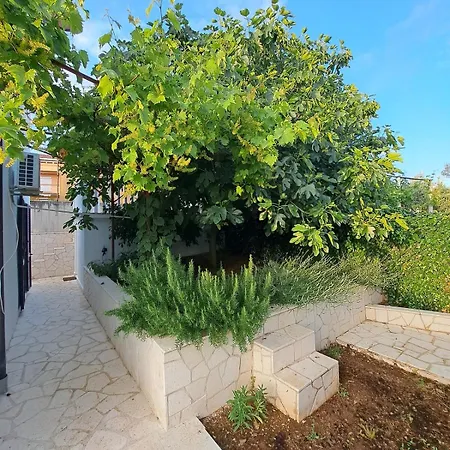 Villa Katharina For 4 - 8 People Sveti Filip i Jakov